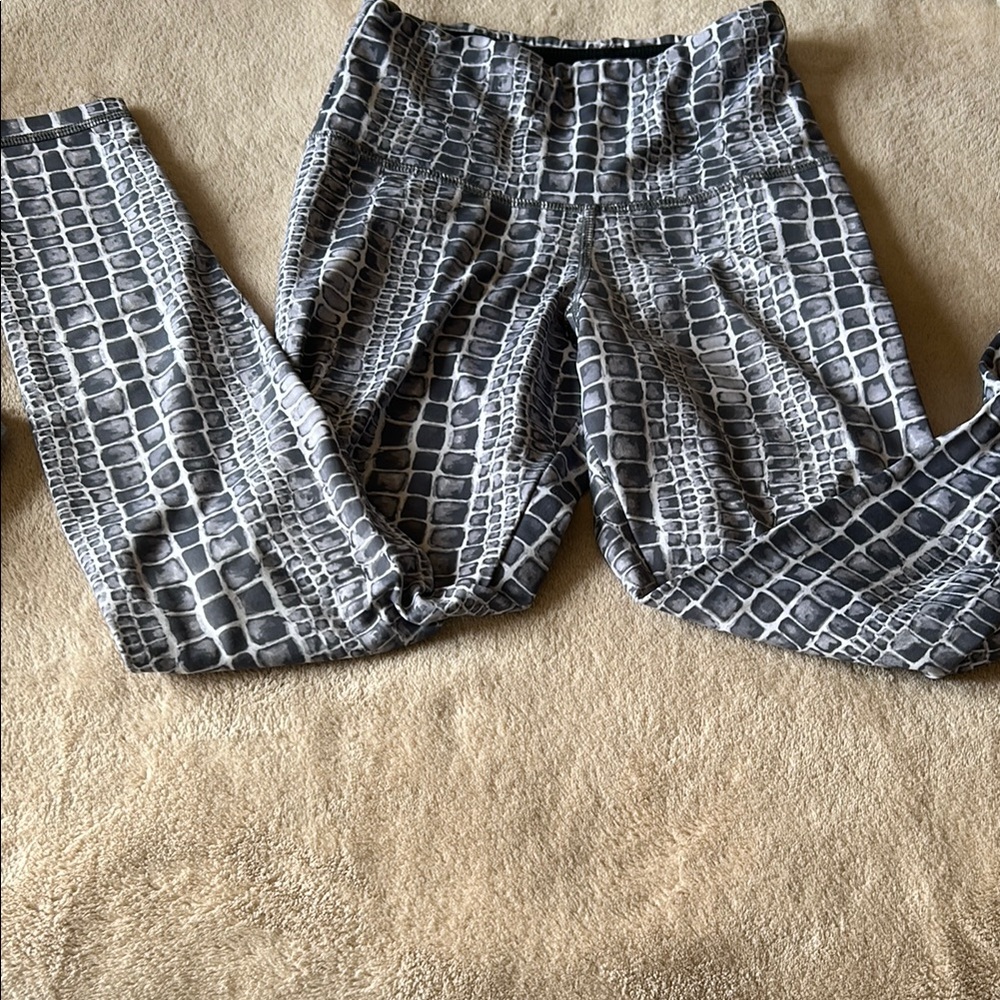 Gray Crocodile Print Leggings